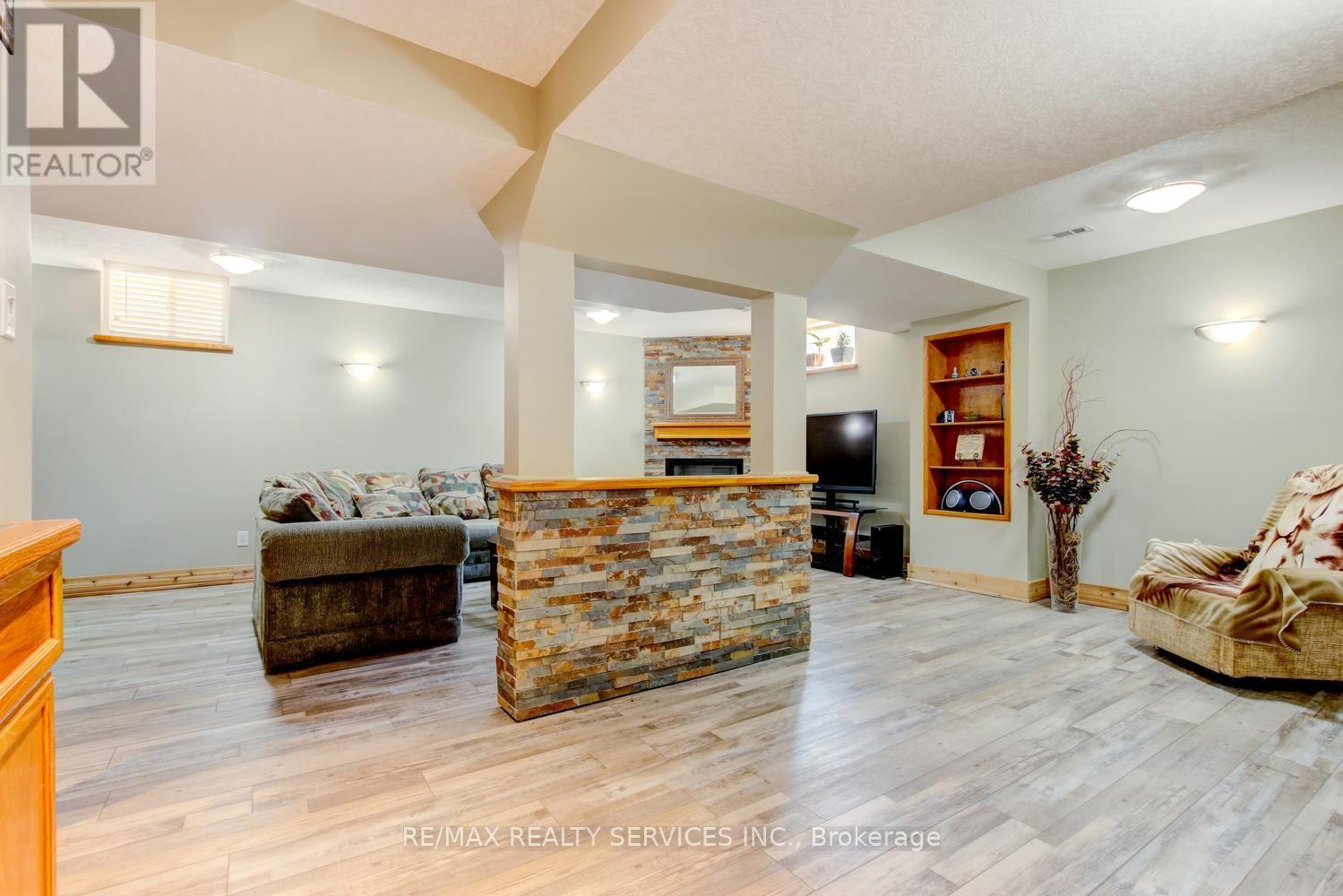 35 HARDGATE CRESCENT - Image 36