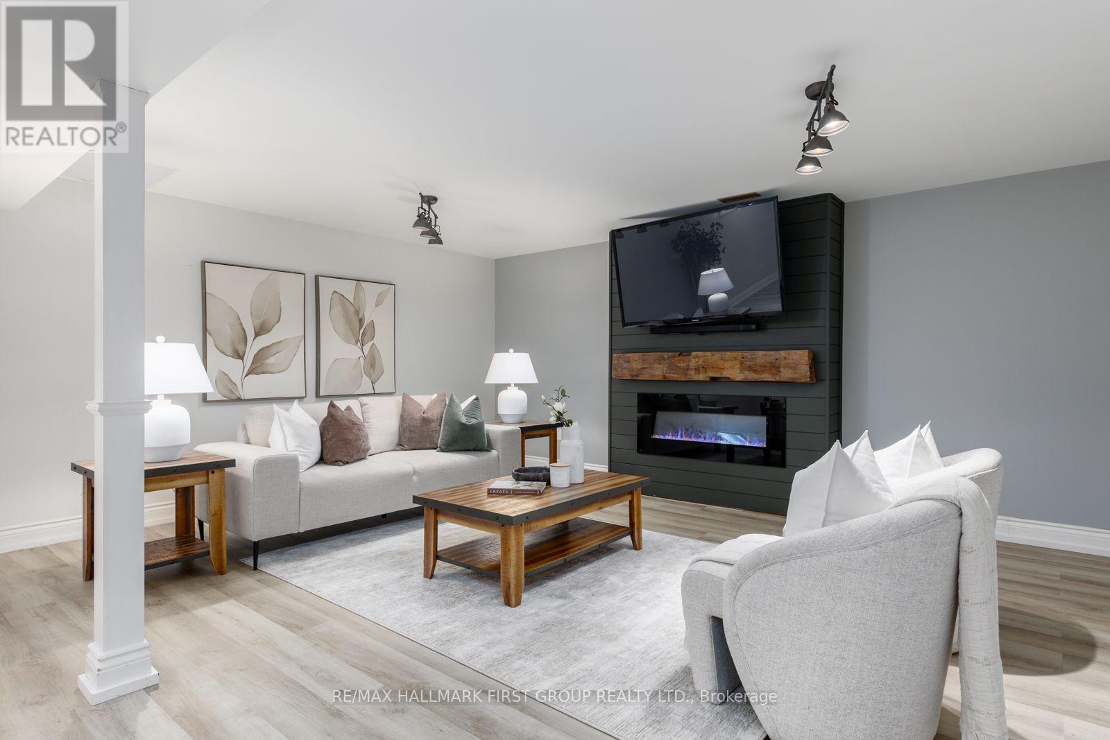 20 LAGOON DRIVE - 34