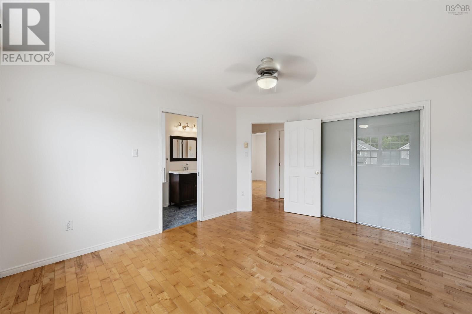 Property 27 of 48 of 187 James Street