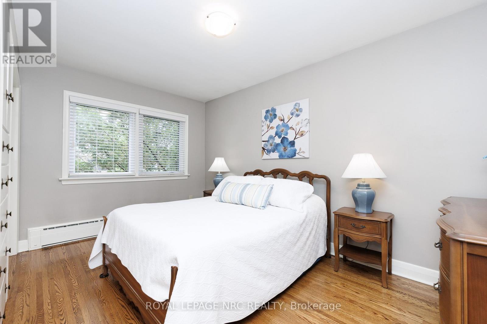 24 MUNRO STREET - 21