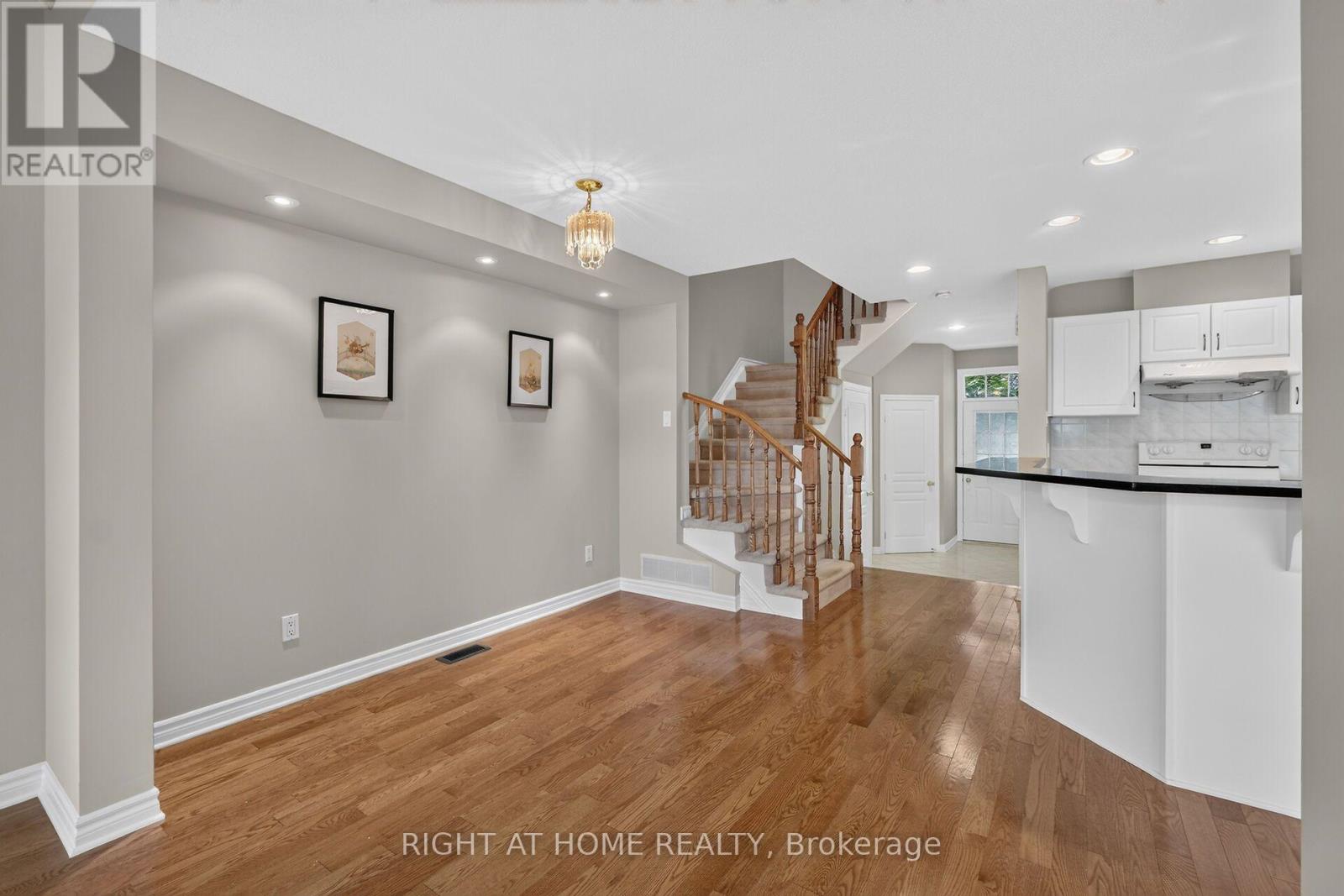 2 Bed, 3 Bath House for Sale in Ottawa – 2022 MELETTE CRESCENT, Ottawa – MLS# X13685912 - Image 12