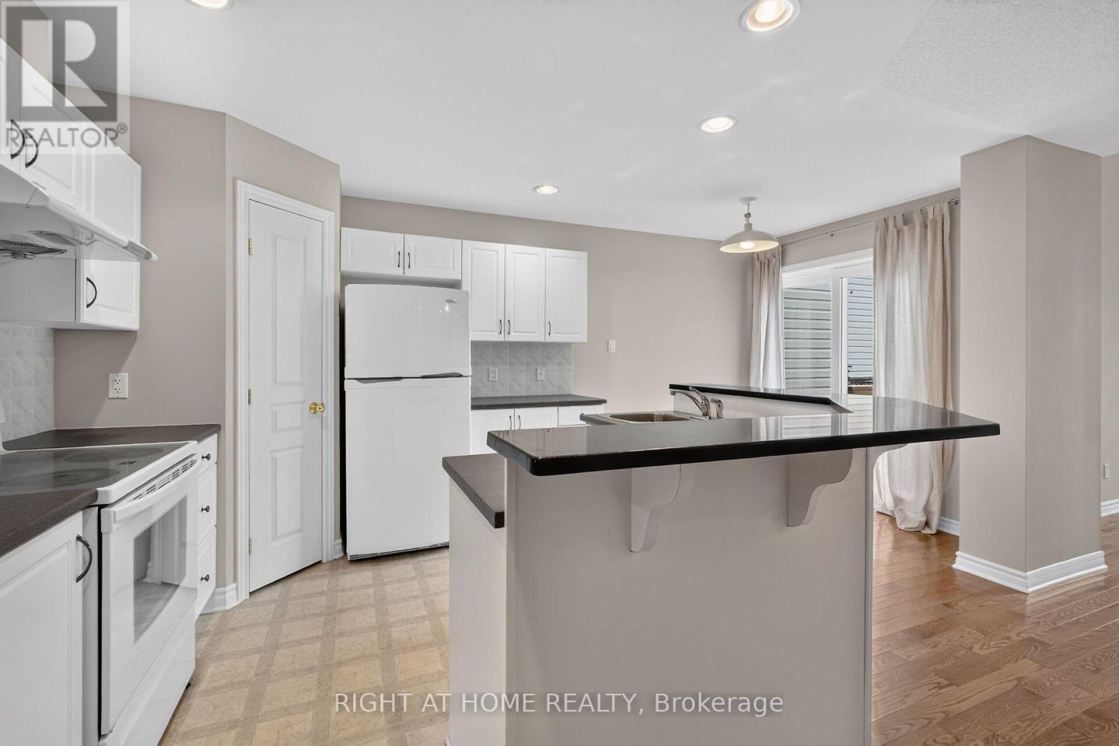 2 Bed, 3 Bath House for Sale in Ottawa – 2022 MELETTE CRESCENT, Ottawa – MLS# X13685912 - Image 13