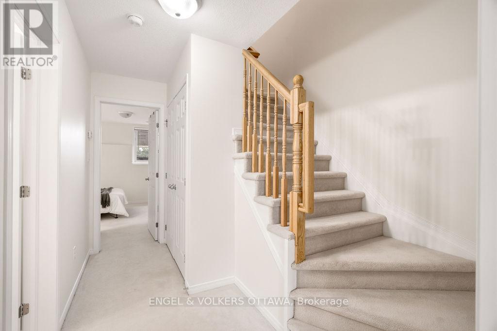 2 Bed, 3 Bath House for Sale in Ottawa – 270 ESPIN HEIGHTS, Ottawa – MLS# X13685920 - Image 17
