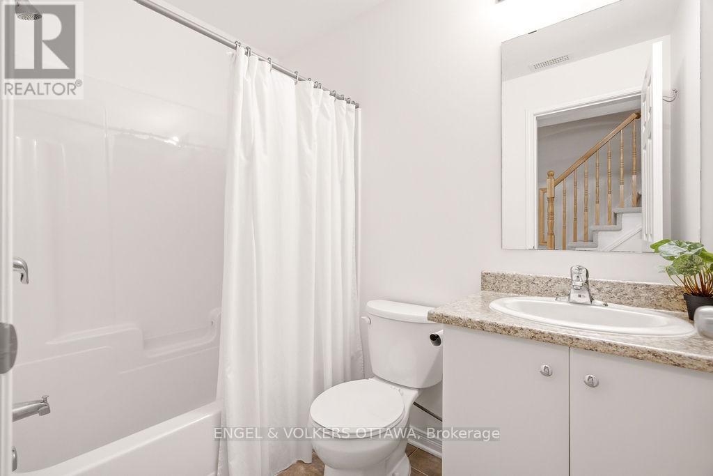 2 Bed, 3 Bath House for Sale in Ottawa – 270 ESPIN HEIGHTS, Ottawa – MLS# X13685920 - Image 23