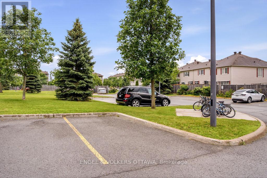 2 Bed, 3 Bath House for Sale in Ottawa – 270 ESPIN HEIGHTS, Ottawa – MLS# X13685920 - Image 30