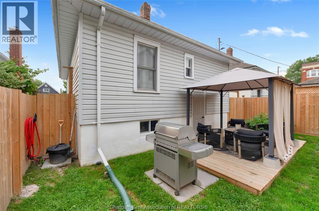 71 Forest STREET - Image 33