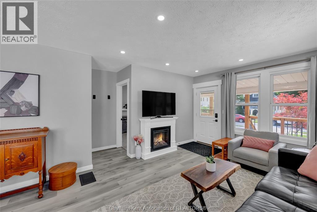 71 Forest STREET - Image 4