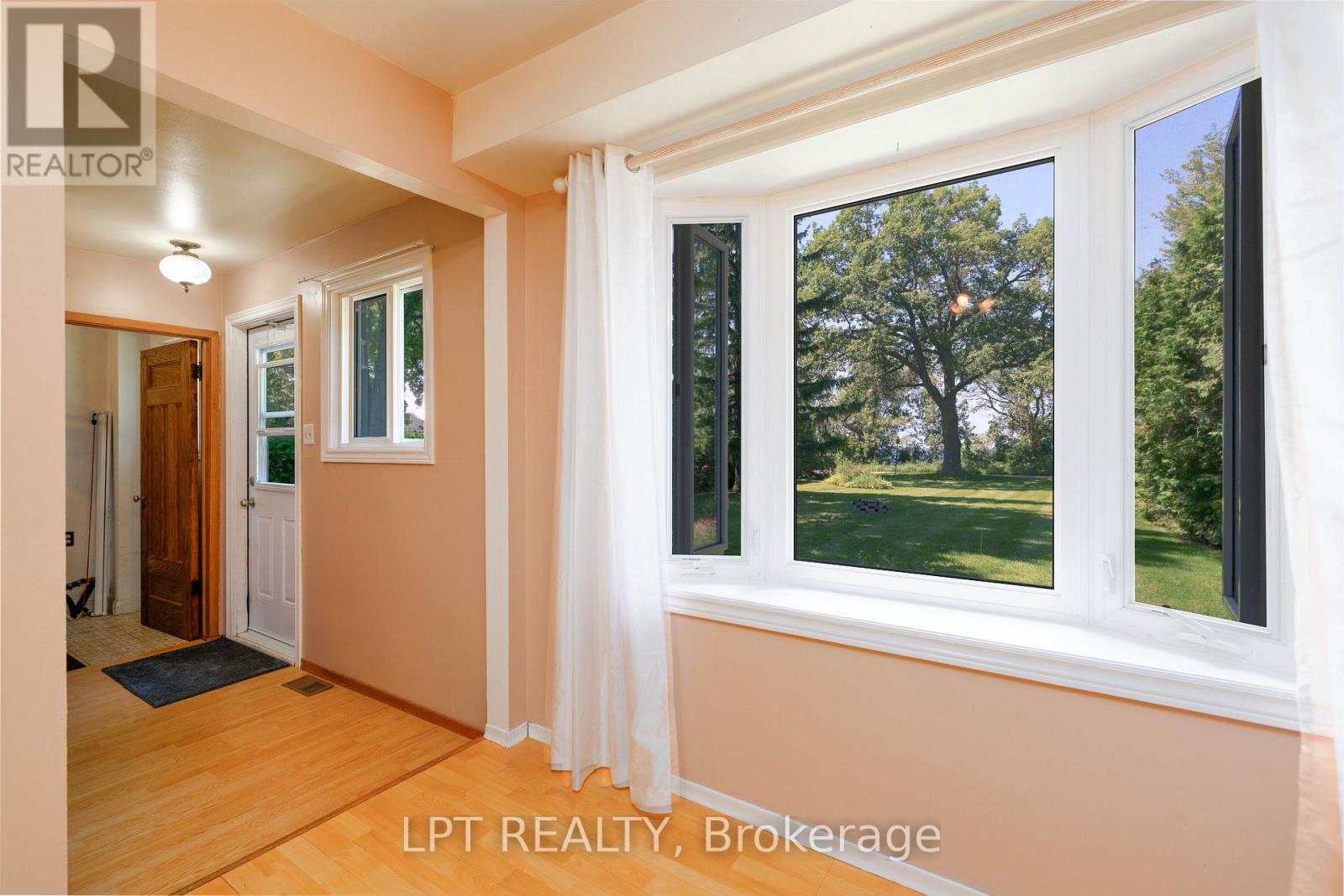 247 HEDGE ROAD, Georgina (Sutton & Jackson's Point) — photo 8