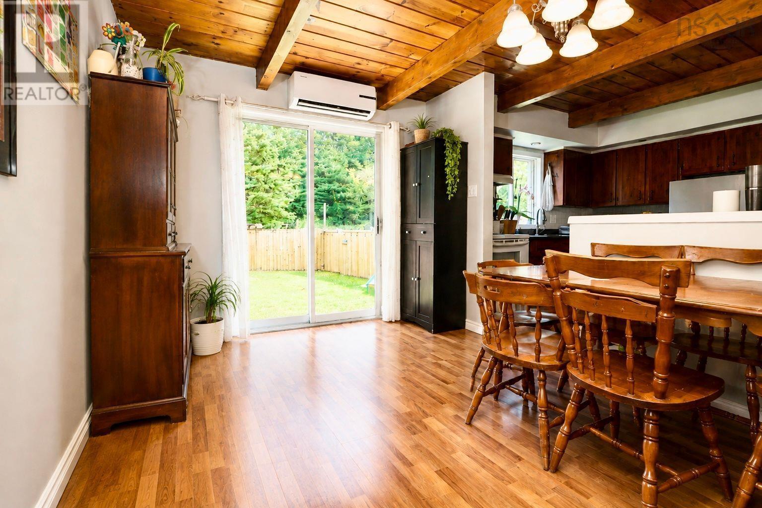 Property 8 of 25 of 541 Arklow Drive