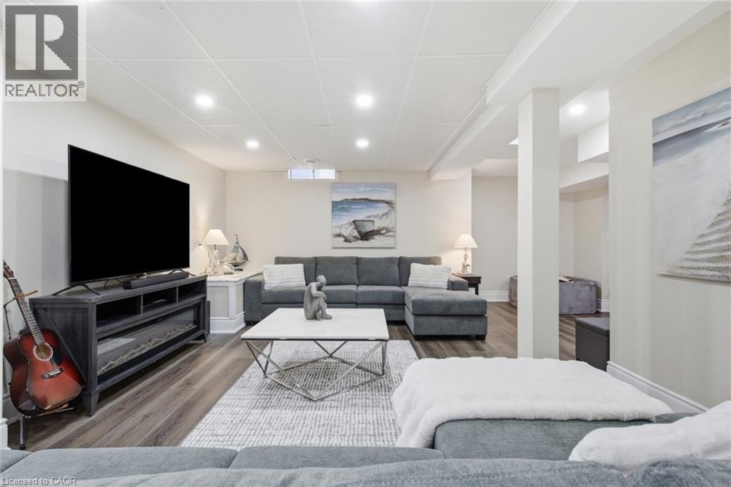 196 HARWOOD Road - Image 36
