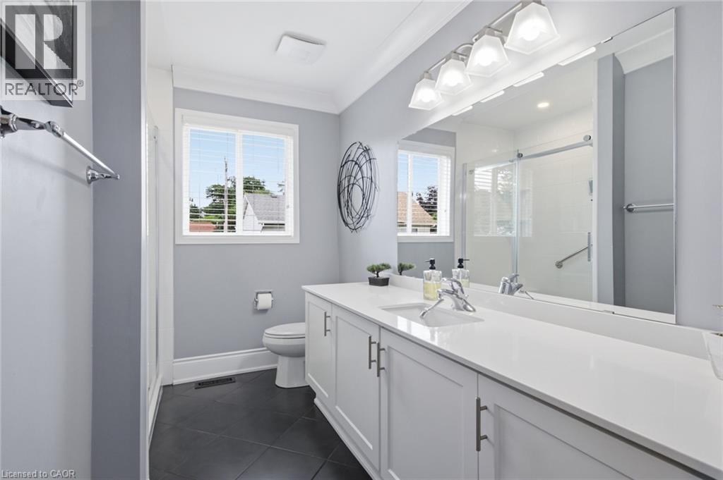 196 HARWOOD Road - Image 32