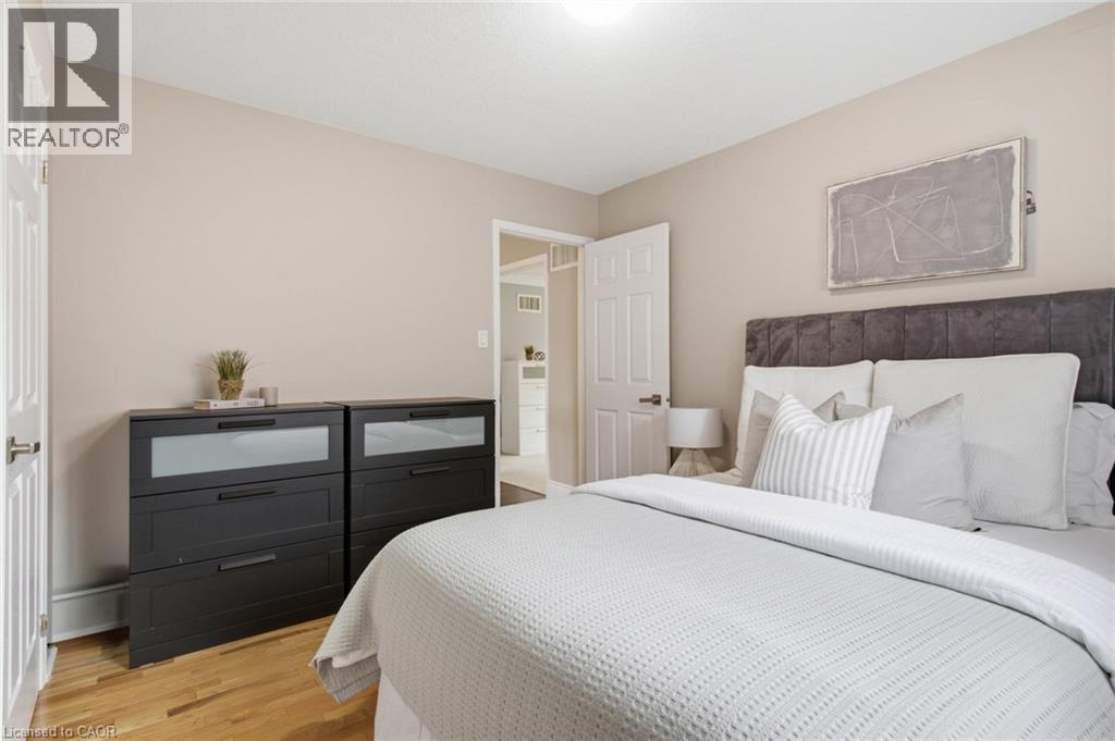 196 HARWOOD Road - Image 31