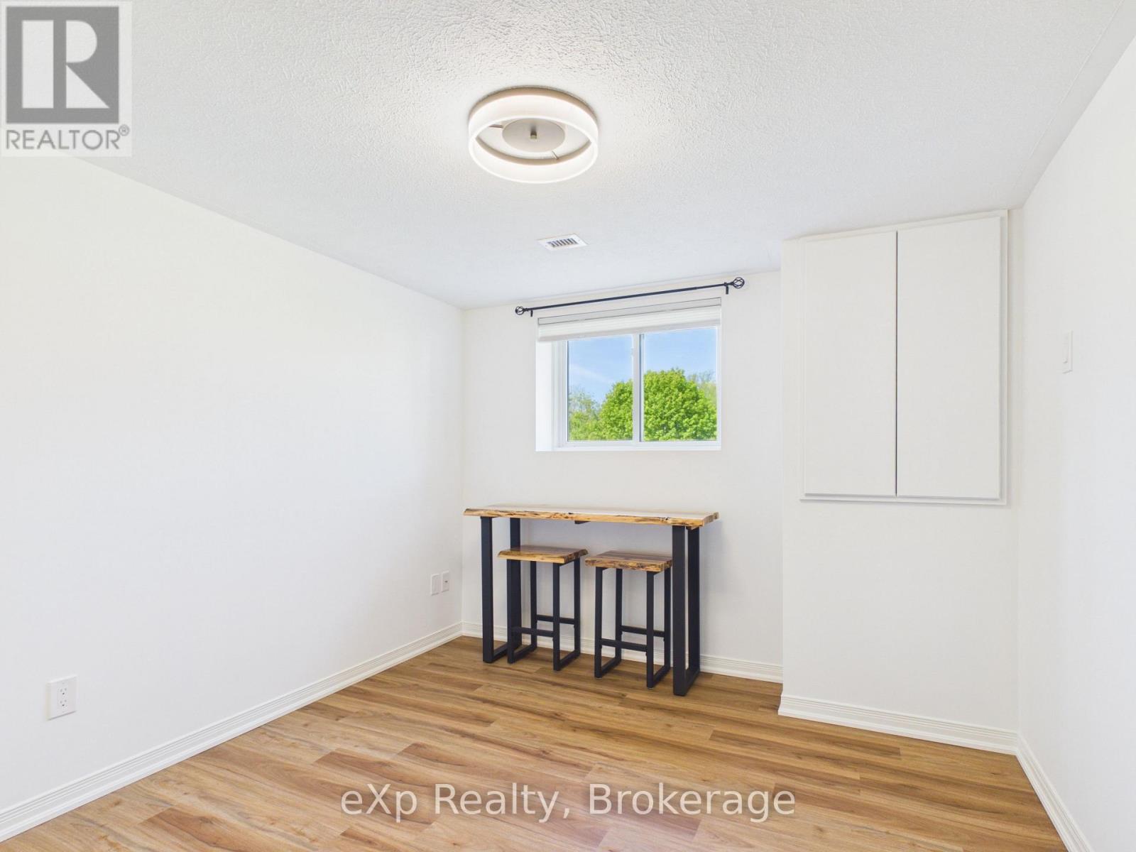 #202 85 WILLIAM STREET N - Image 15