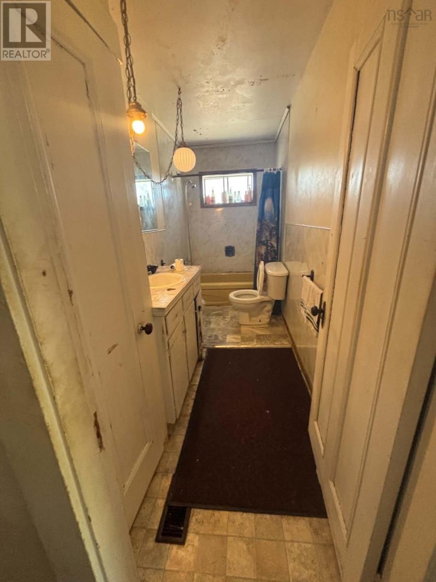 33 Parade Street - 12