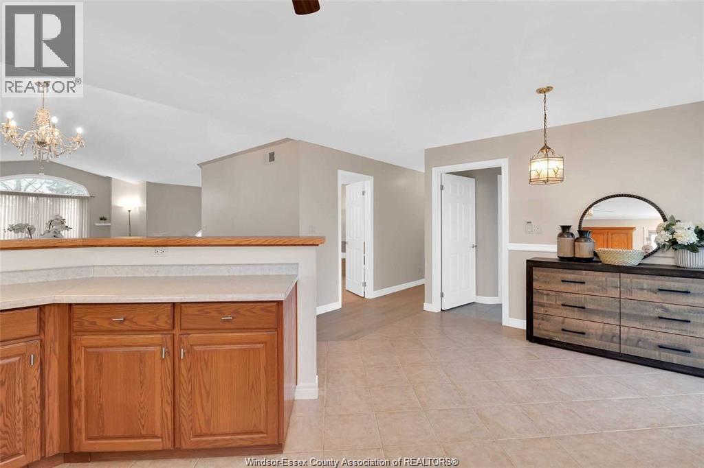 831 LAWNDALE - 10