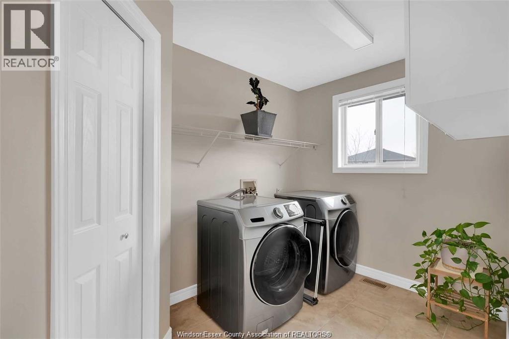 831 LAWNDALE - Image 12