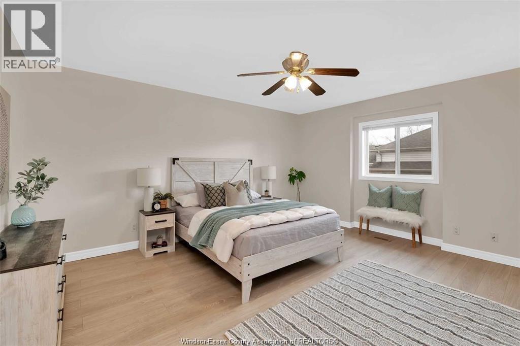 831 LAWNDALE - Image 13