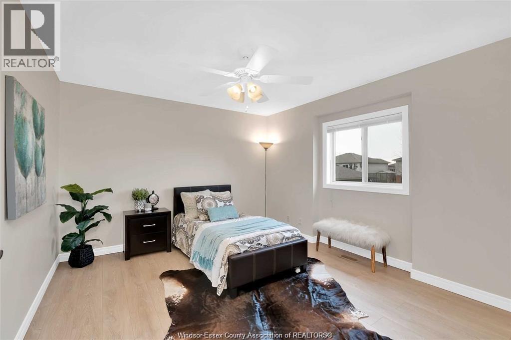 831 LAWNDALE - Image 15