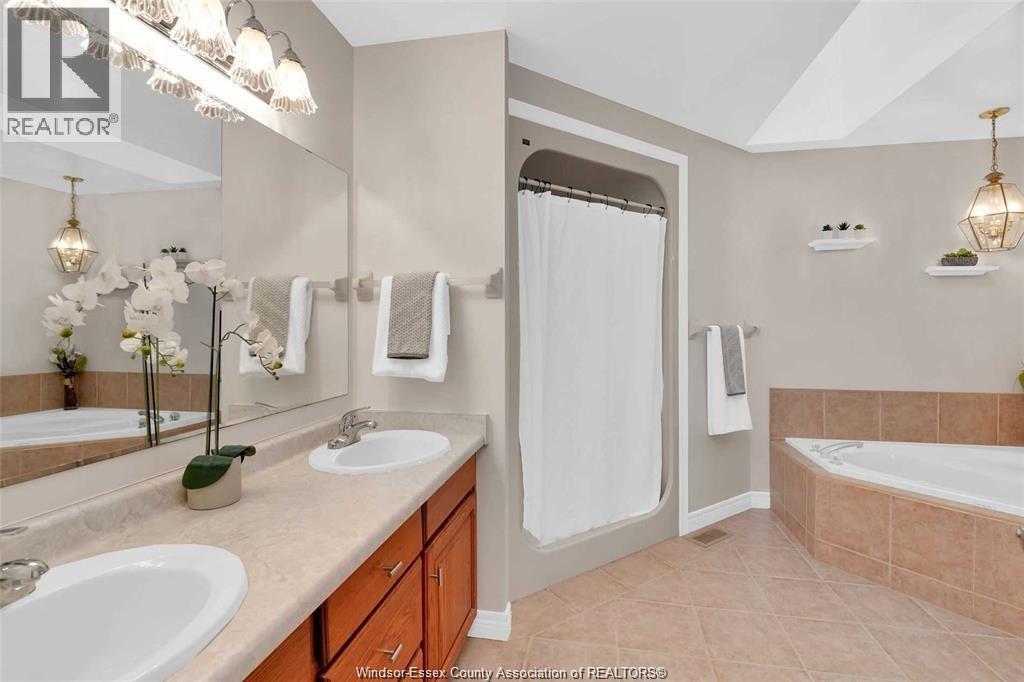 831 LAWNDALE - Image 20