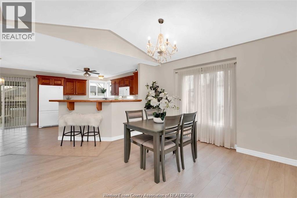 831 LAWNDALE - 6