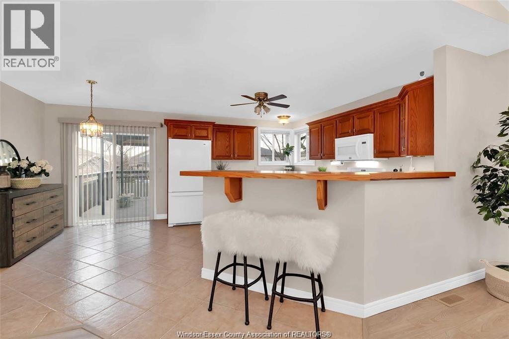 831 LAWNDALE - 8