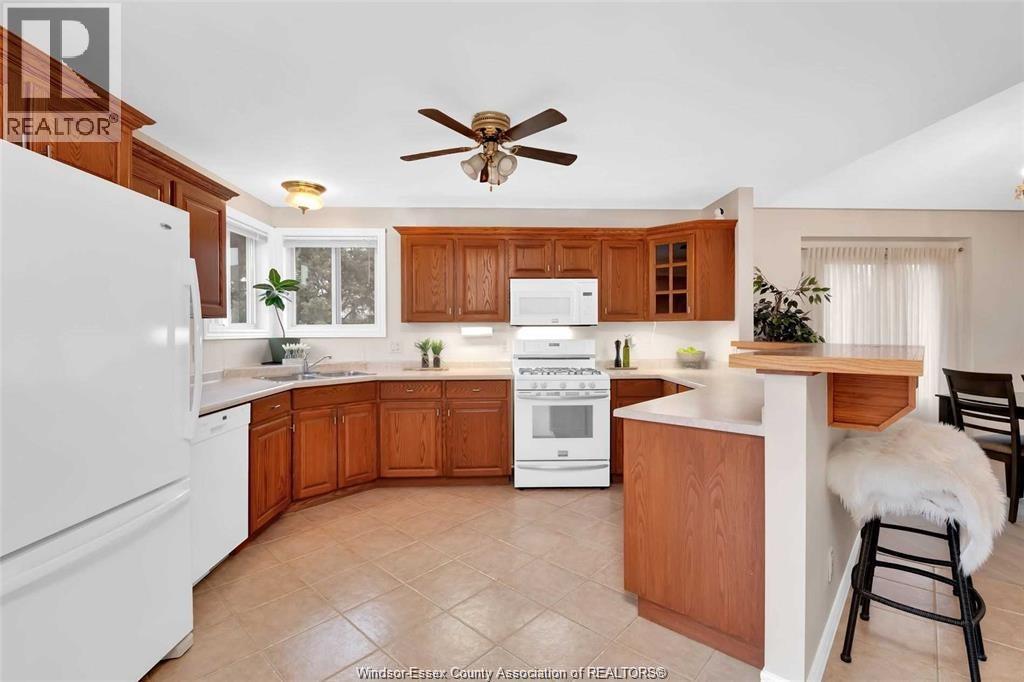 831 LAWNDALE - Image 9
