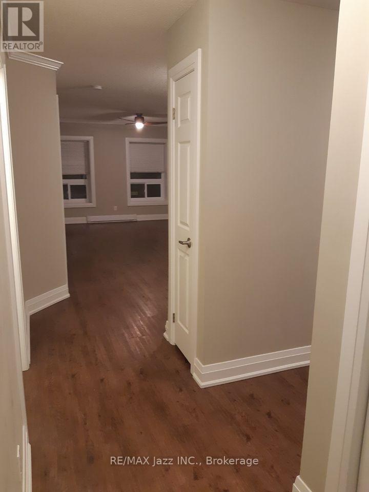 #106 26 SPENCER STREET E - Image 3