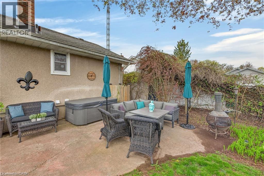 7 CORAL Drive - Image 32