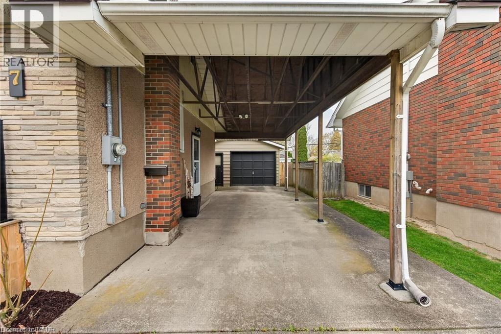 7 CORAL Drive - Image 29