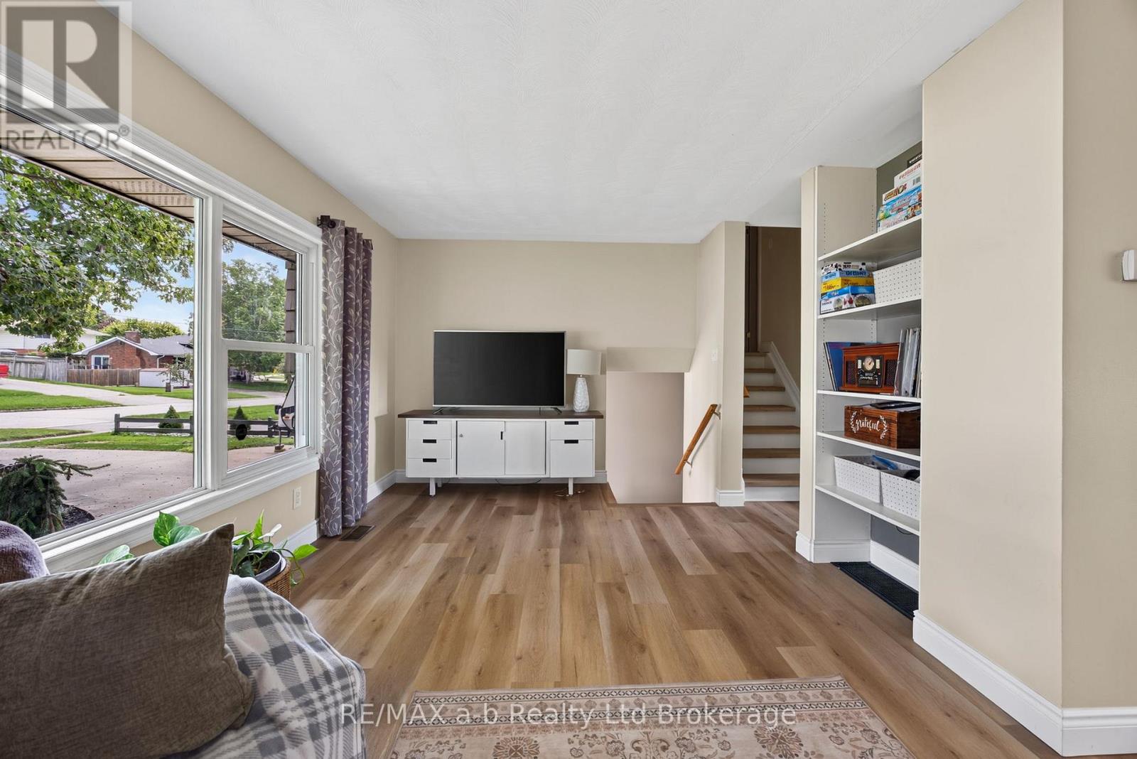 269 FERNCREST ROAD - Image 8