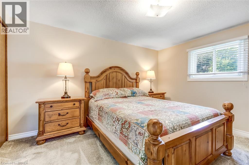 207 DUNSDON Street - Image 13