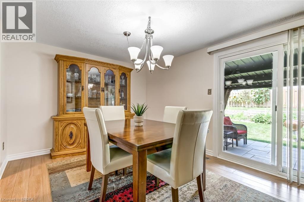 207 DUNSDON Street - 9