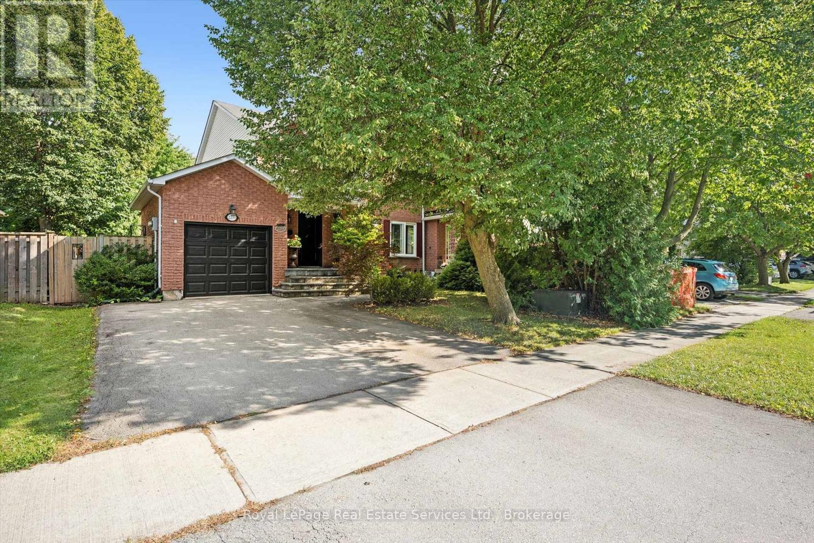 2255 MACLENNAN DRIVE - 1