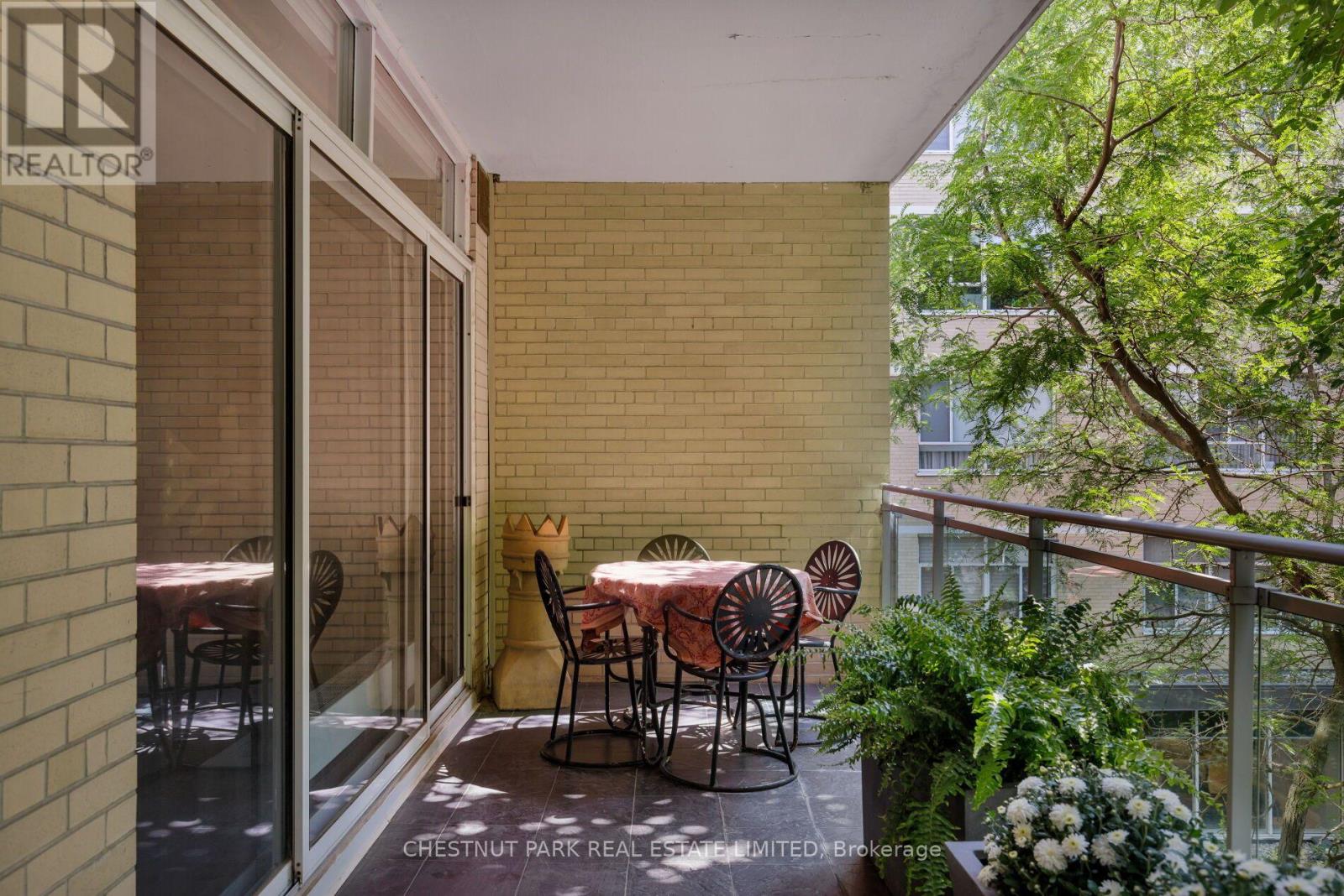 #322 1 BENVENUTO PLACE - 17