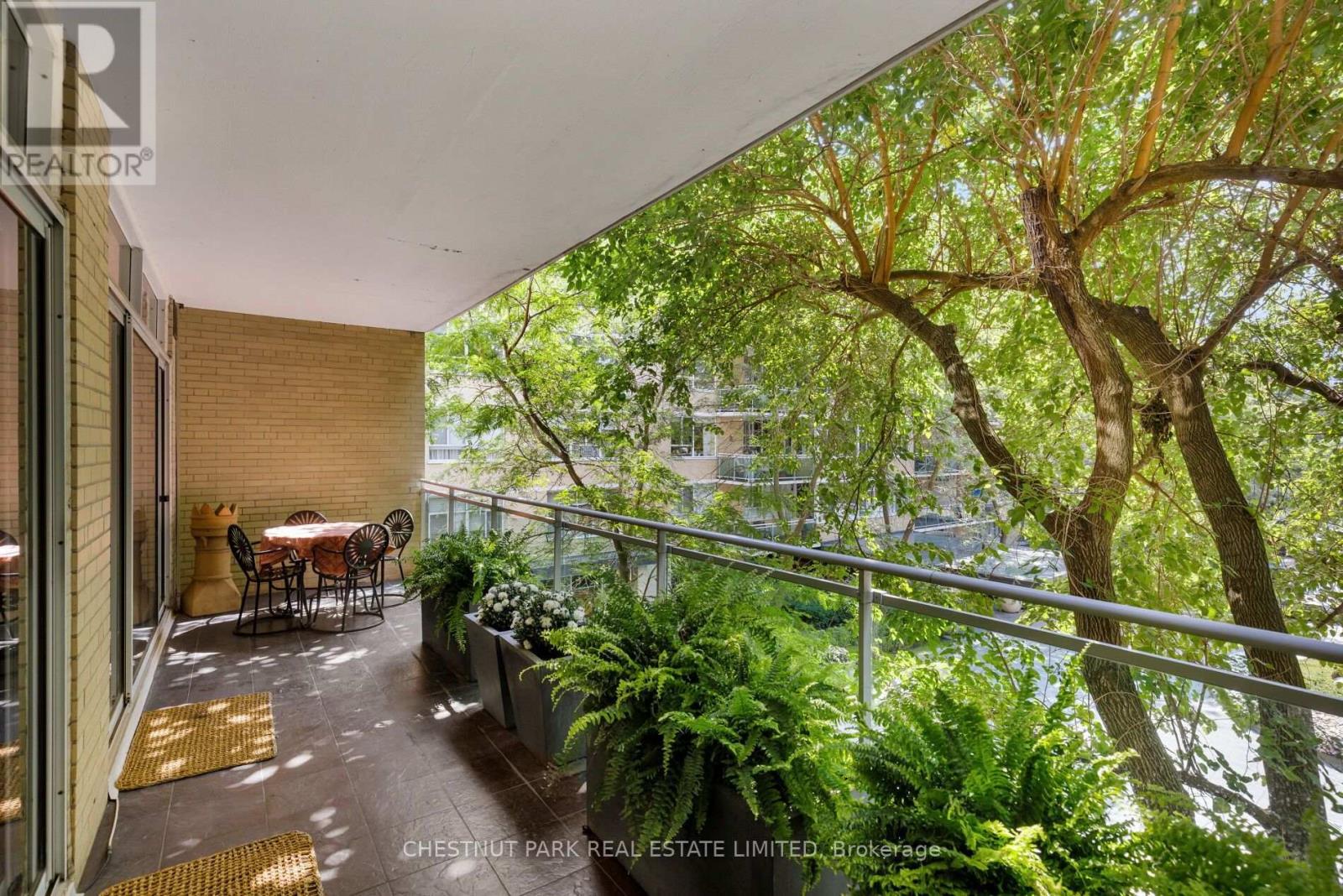 #322 1 BENVENUTO PLACE - 18