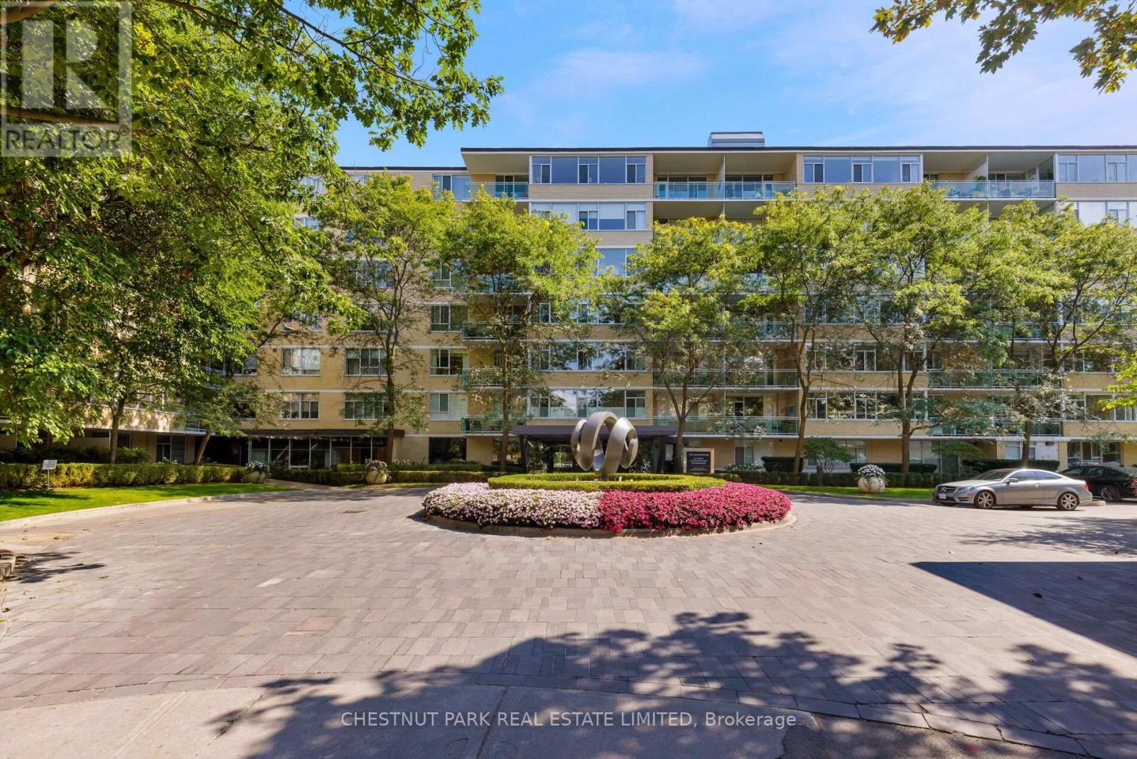 #322 1 BENVENUTO PLACE - 2