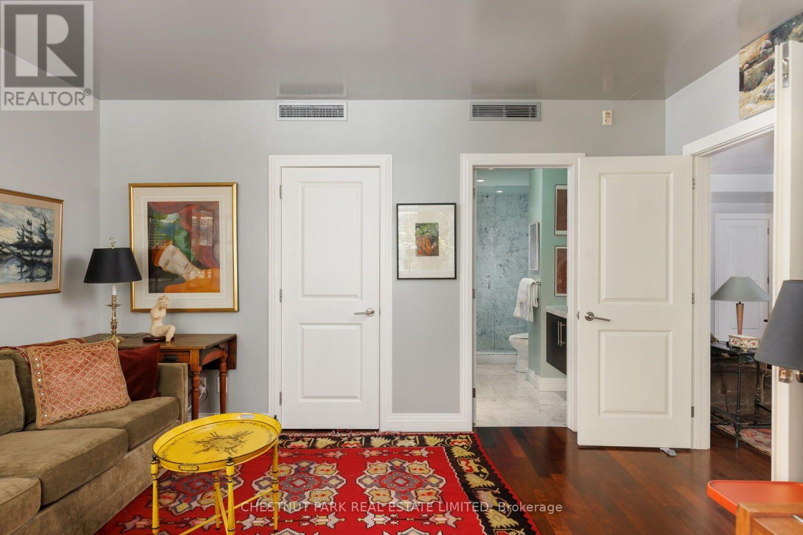 #322 1 BENVENUTO PLACE - Image 32