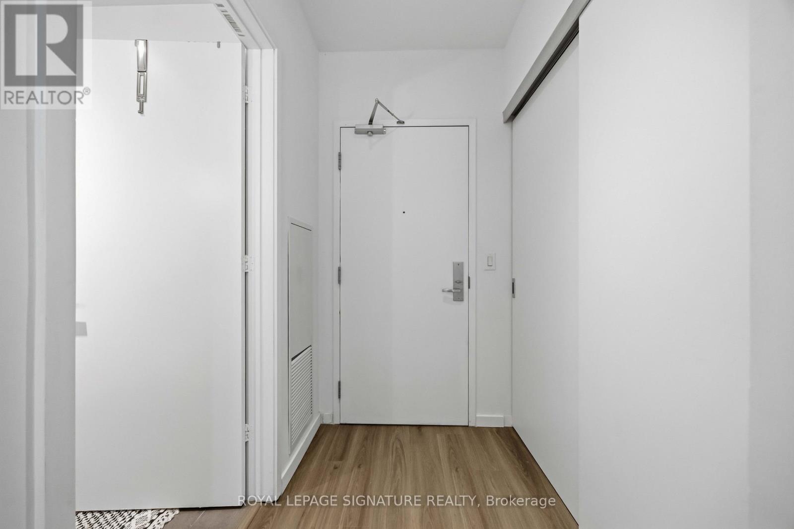 #202 8 CHARLOTTE STREET - Image 26