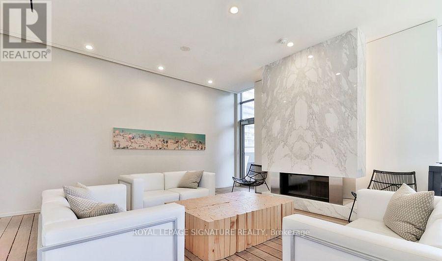 #202 8 CHARLOTTE STREET - Image 33