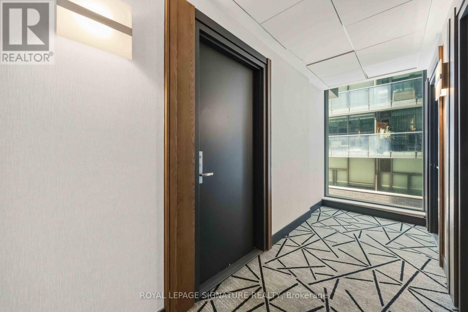 #202 8 CHARLOTTE STREET - Image 38