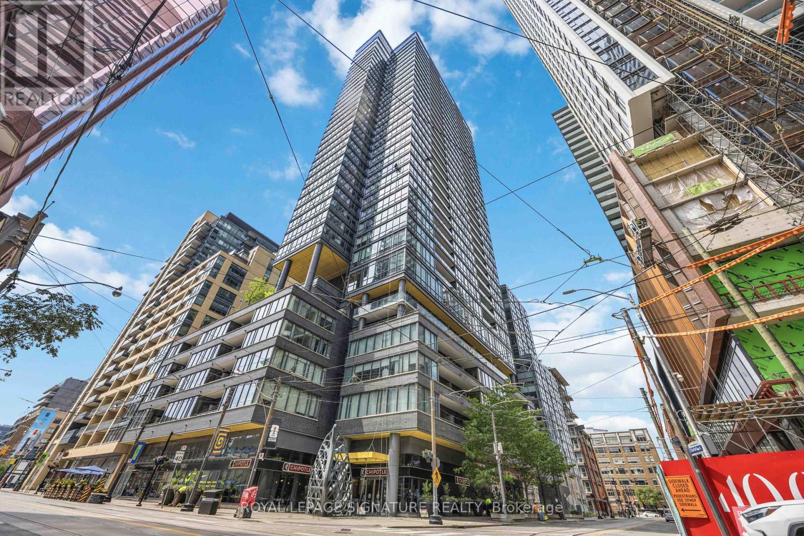 #202 8 CHARLOTTE STREET - 40