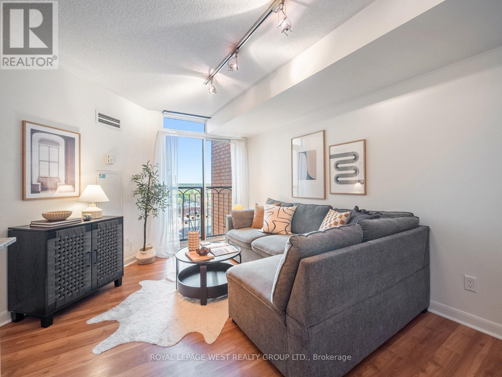 313 Richmond Street East — photo 27