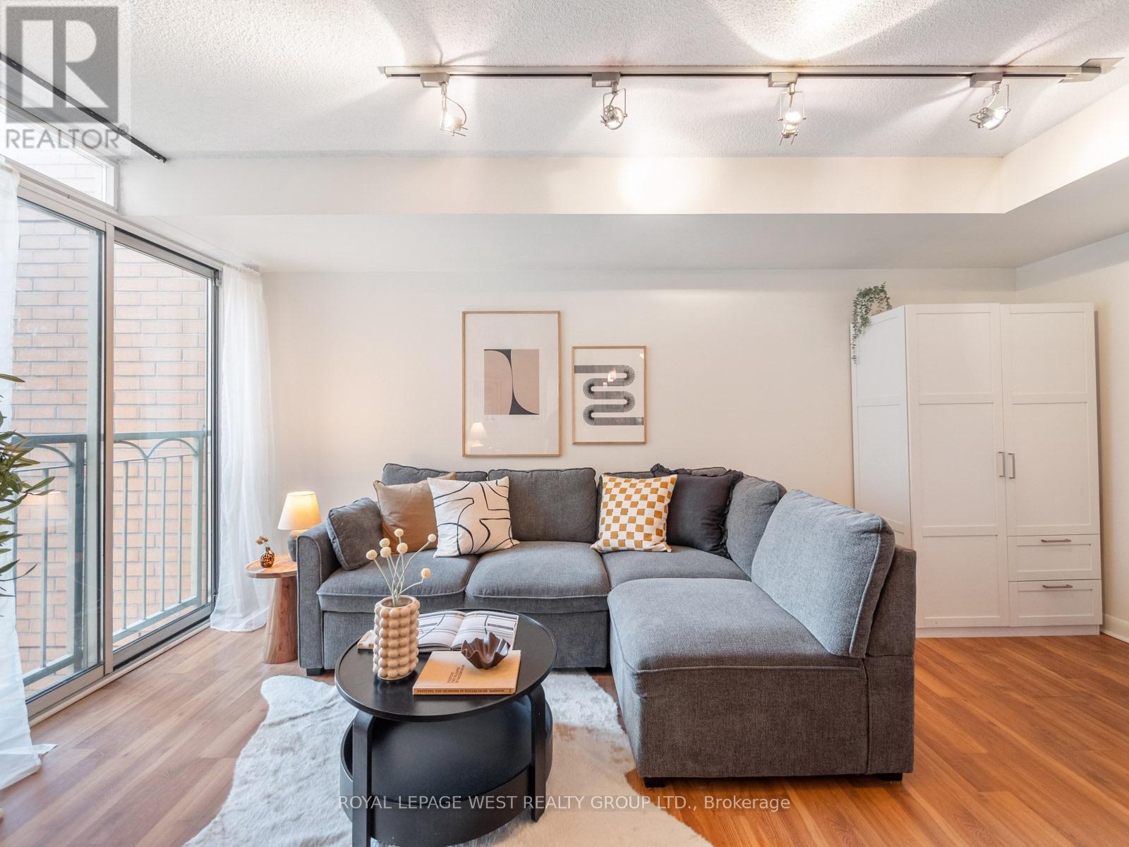 313 Richmond Street East — photo 30