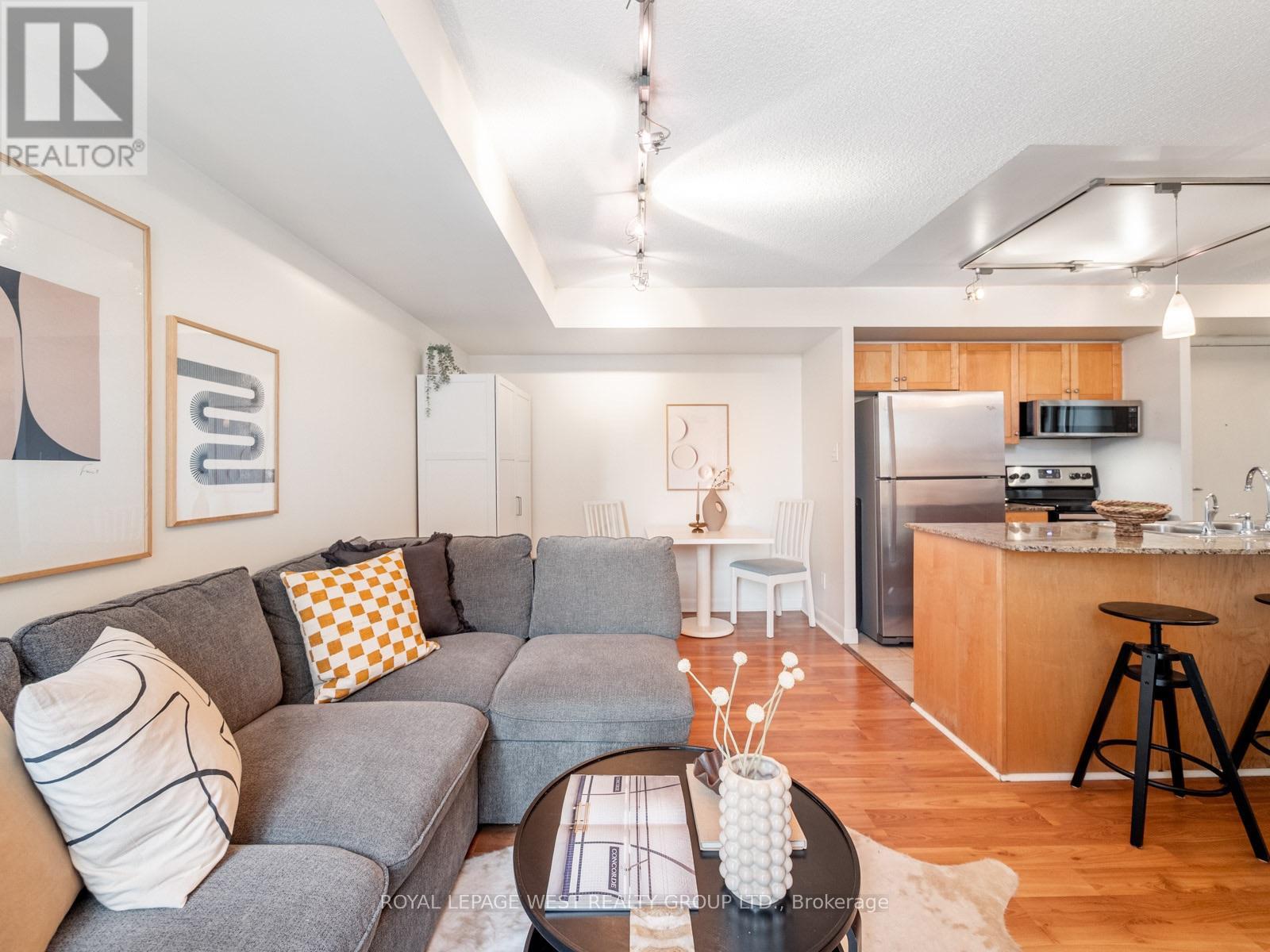 313 Richmond Street East — photo 31