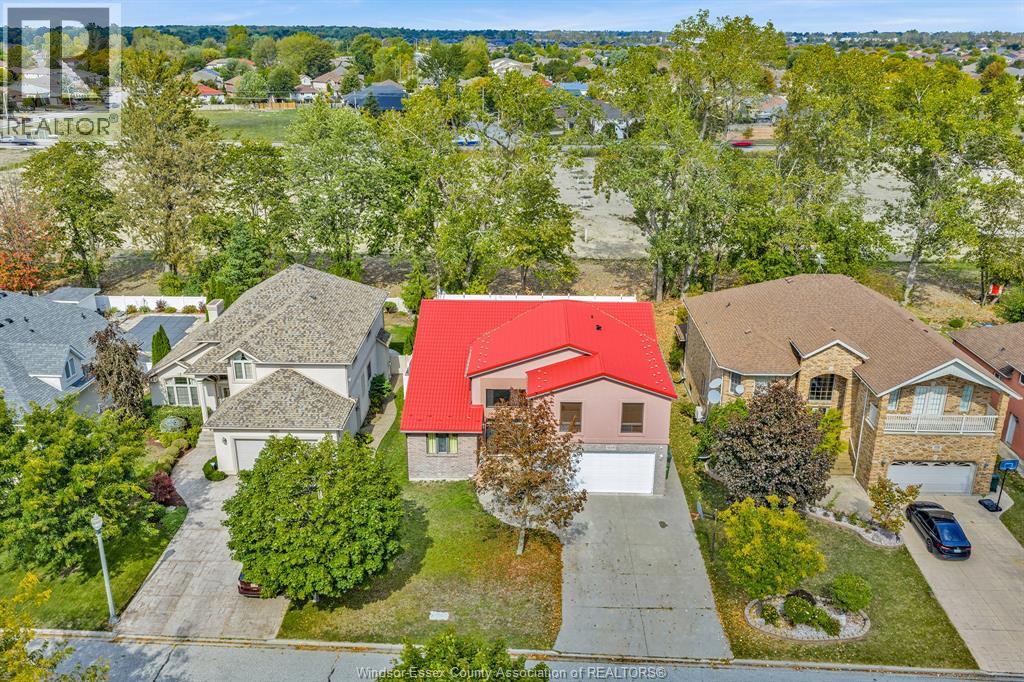 1098 STONEYBROOK CRESCENT - 50