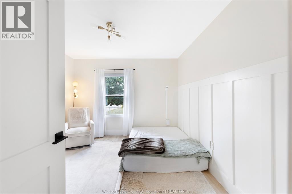 1092 MONMOUTH - 20
