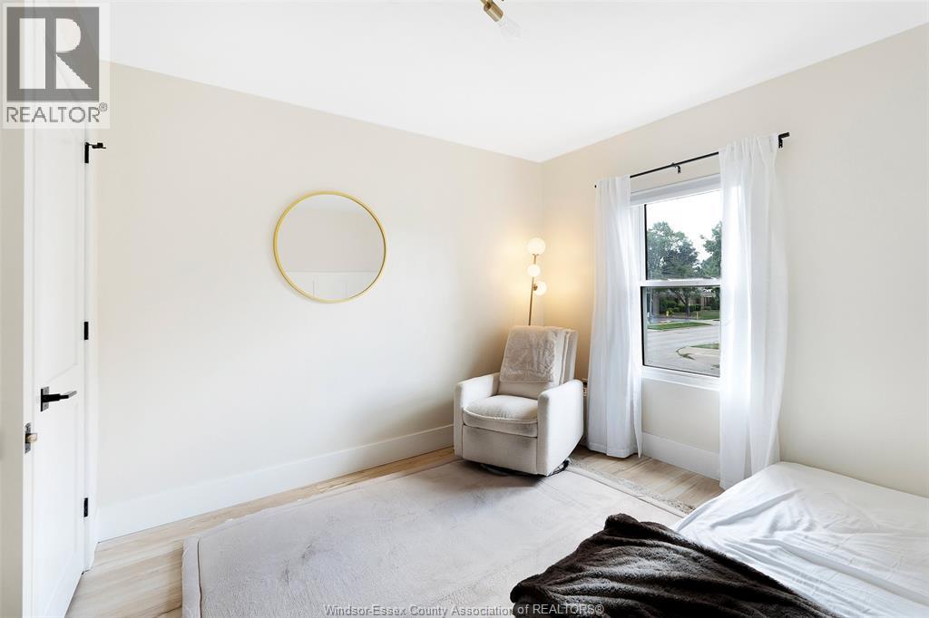 1092 MONMOUTH - 21
