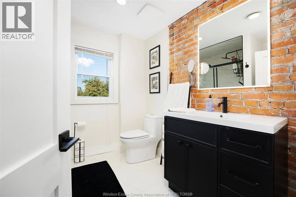 1092 MONMOUTH - Image 22