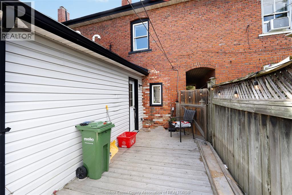 1092 MONMOUTH - Image 24