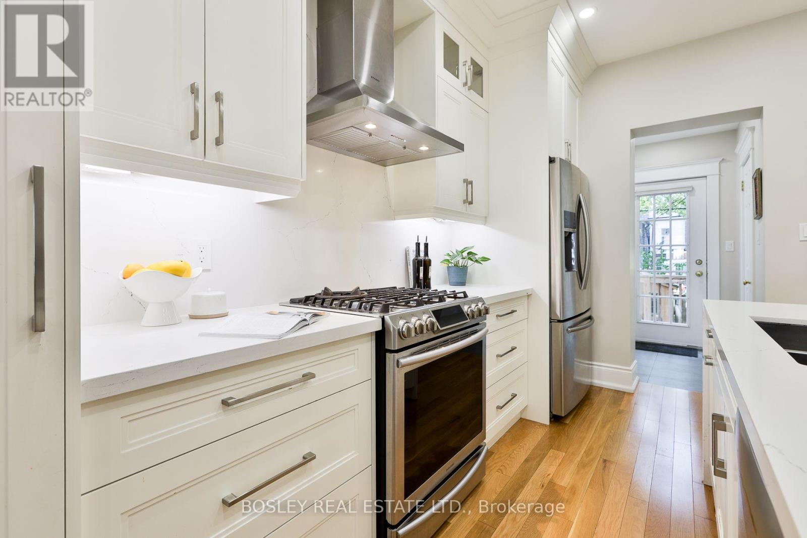27 MOUNTNOEL AVENUE - 18